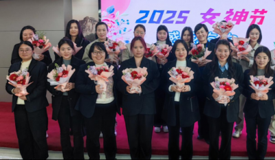 与花相约，，，，致敬最美的她——记合肥99499威尼斯2025三八女神节花艺活动